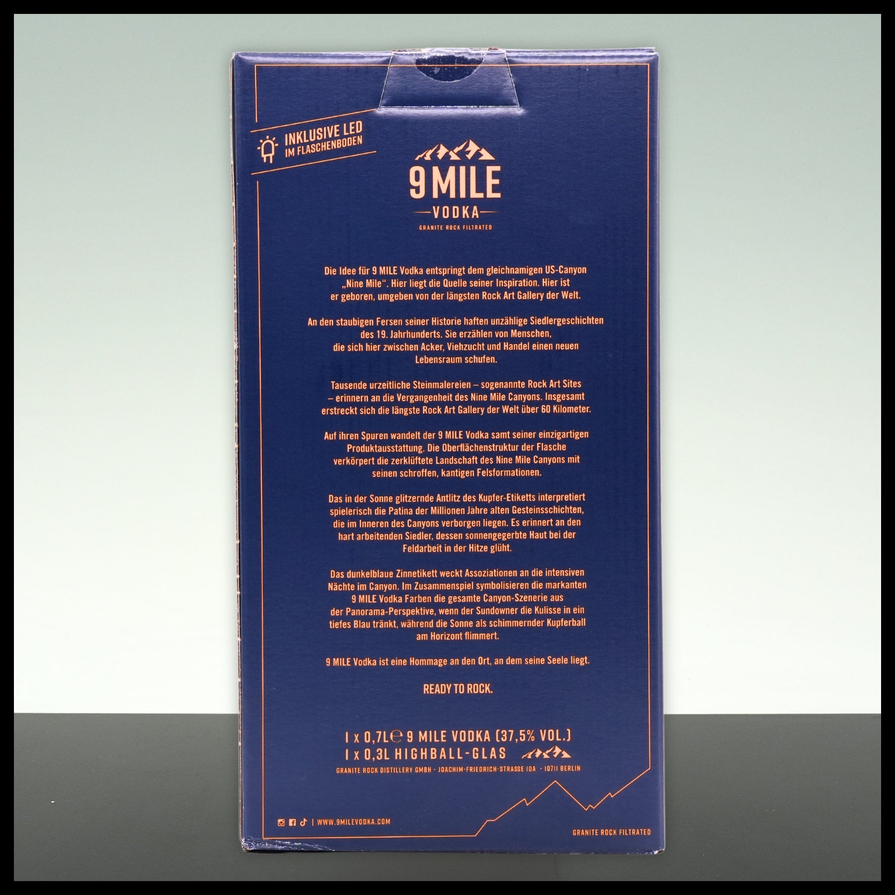 9 Mile Vodka Geschenkbox mit Glas 0,7L - 37,5% Vol. - Trinklusiv