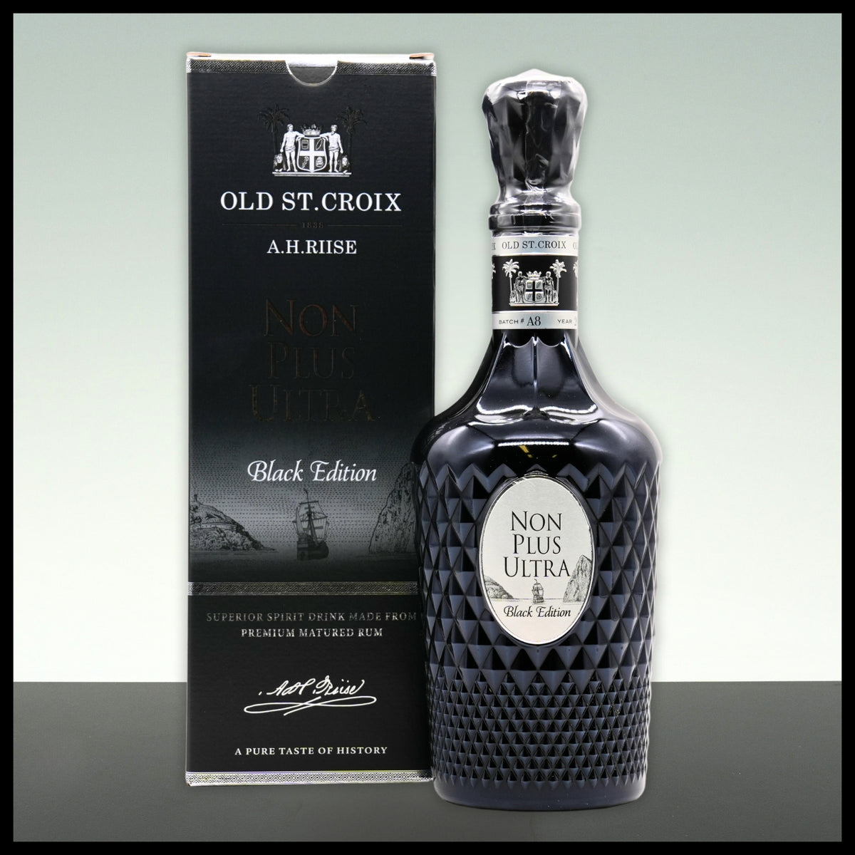 A.H. Riise Non Plus Ultra Black Edition 0,7L - 42% Vol. - Trinklusiv