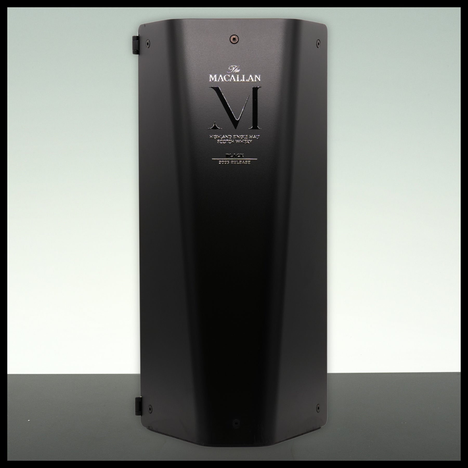 Macallan M Decanter BLACK Release 2023 0,7L - 46% Vol. - Trinklusiv
