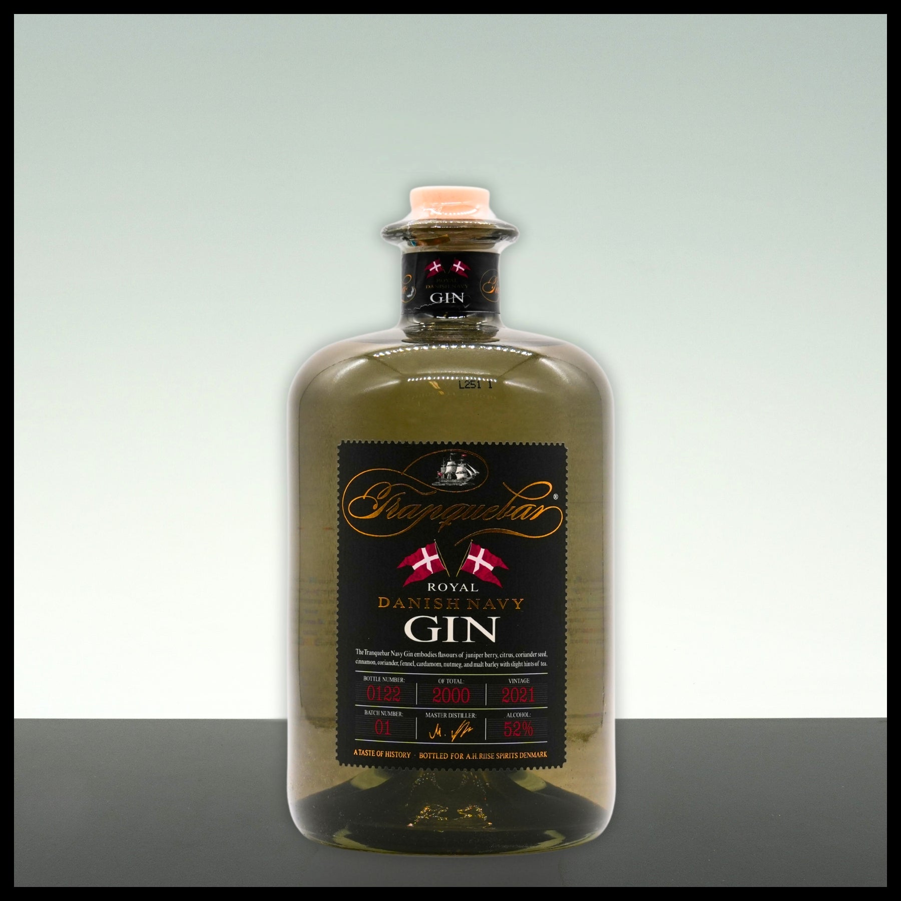 Tranquebar Royal Danish Navy Gin 0,7L - 52% Vol. - Trinklusiv