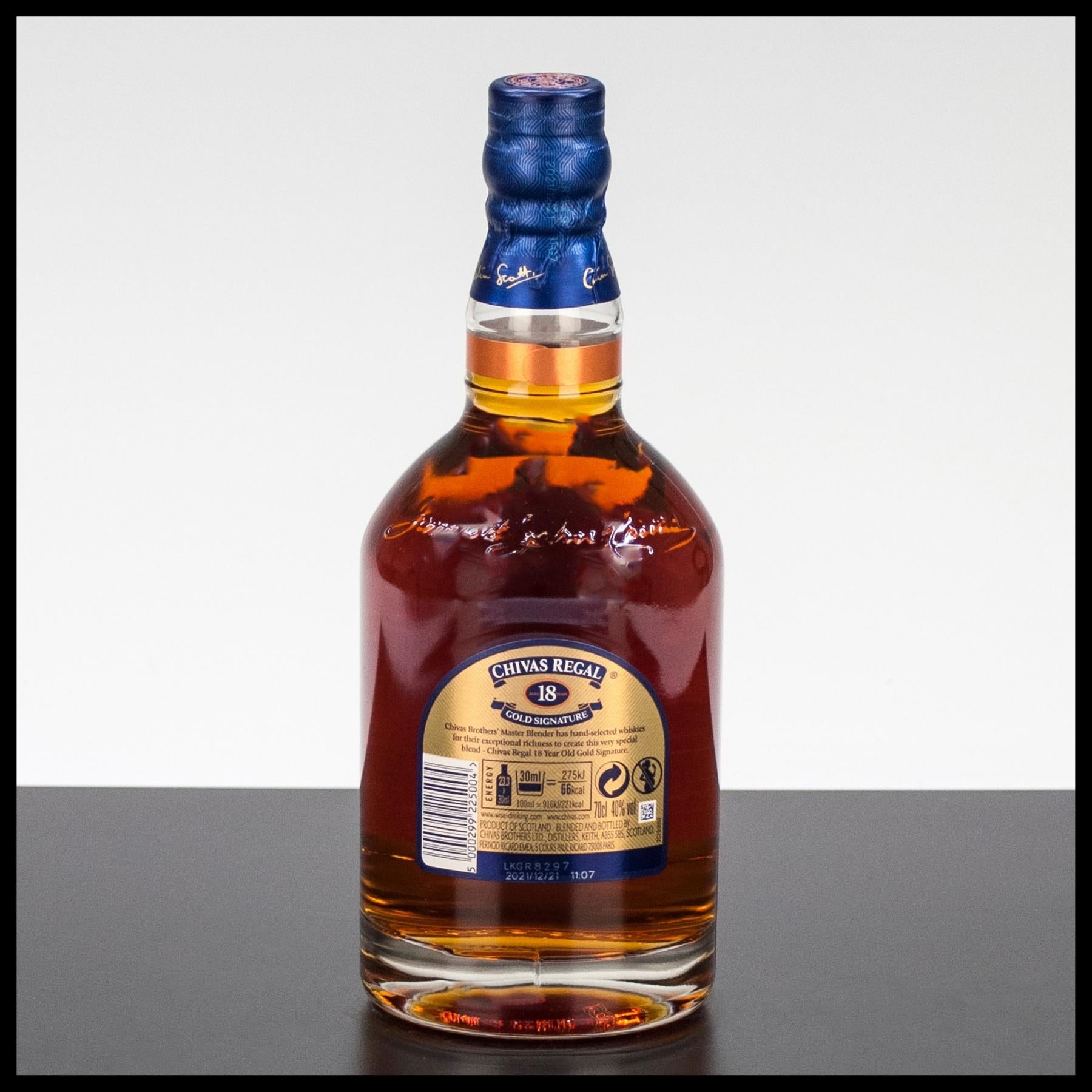 Chivas Regal 18 YO Gold Signature Blended Whisky 0,7L - 40% Vol. - Trinklusiv