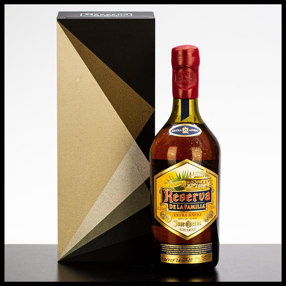 Jose Cuervo Reserva de la Familia Extra Anejo Tequila 2022 0,7L - 38% Vol. - Trinklusiv