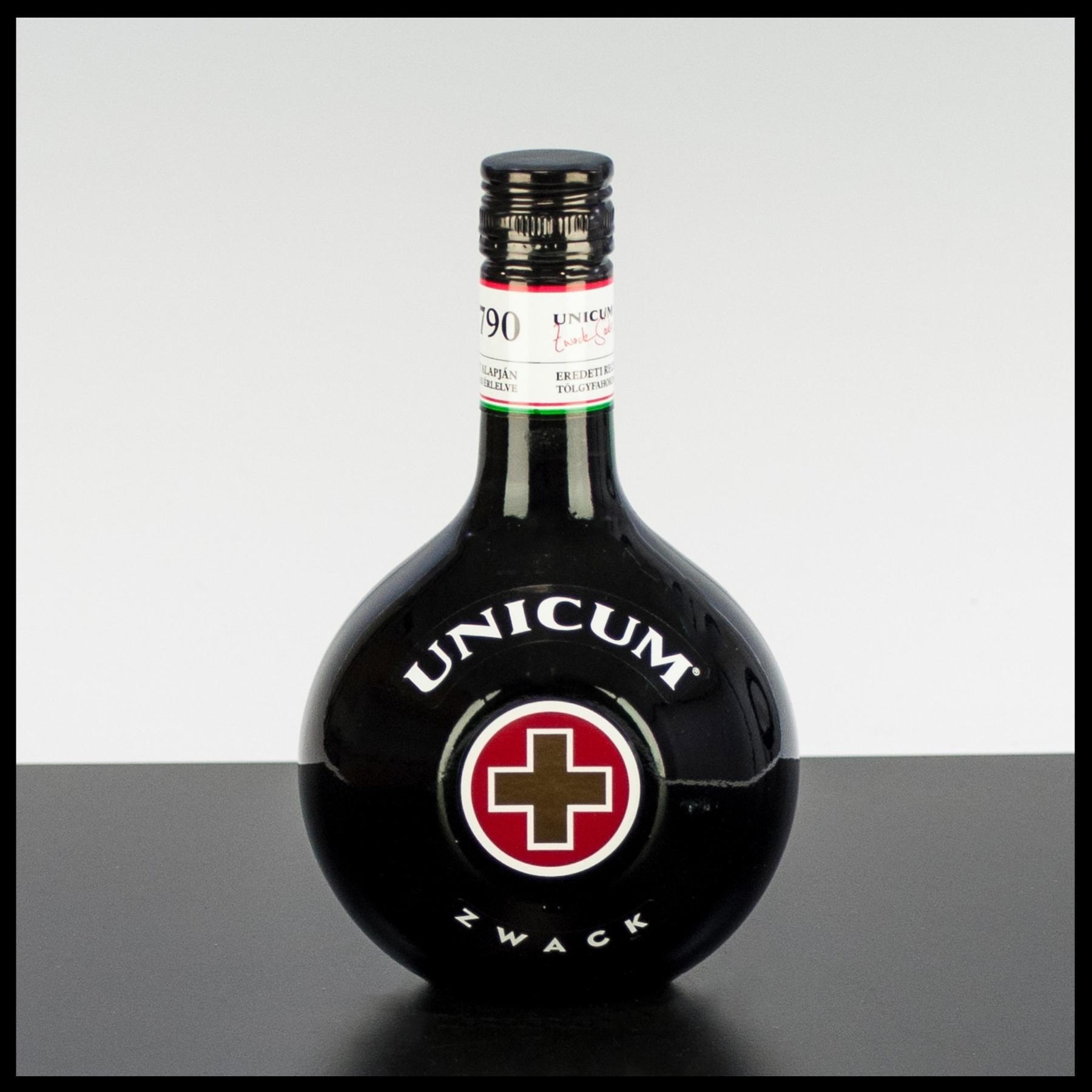 - Zwack Bitter 0,7L 40% Unicum