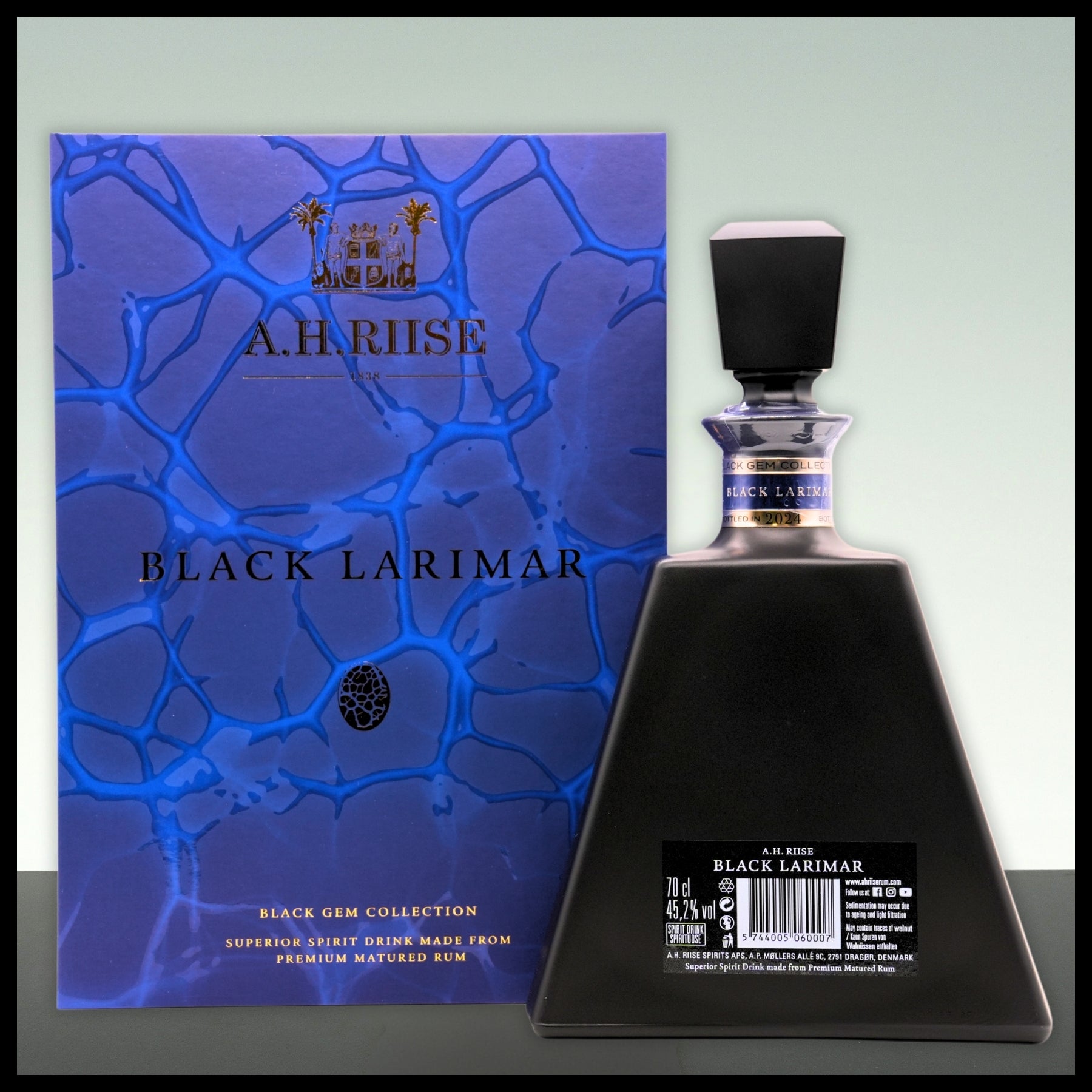 A.H. Riise BLACK LARIMAR Black Gem Collection 0,7L - 45,2% Vol. - Trinklusiv