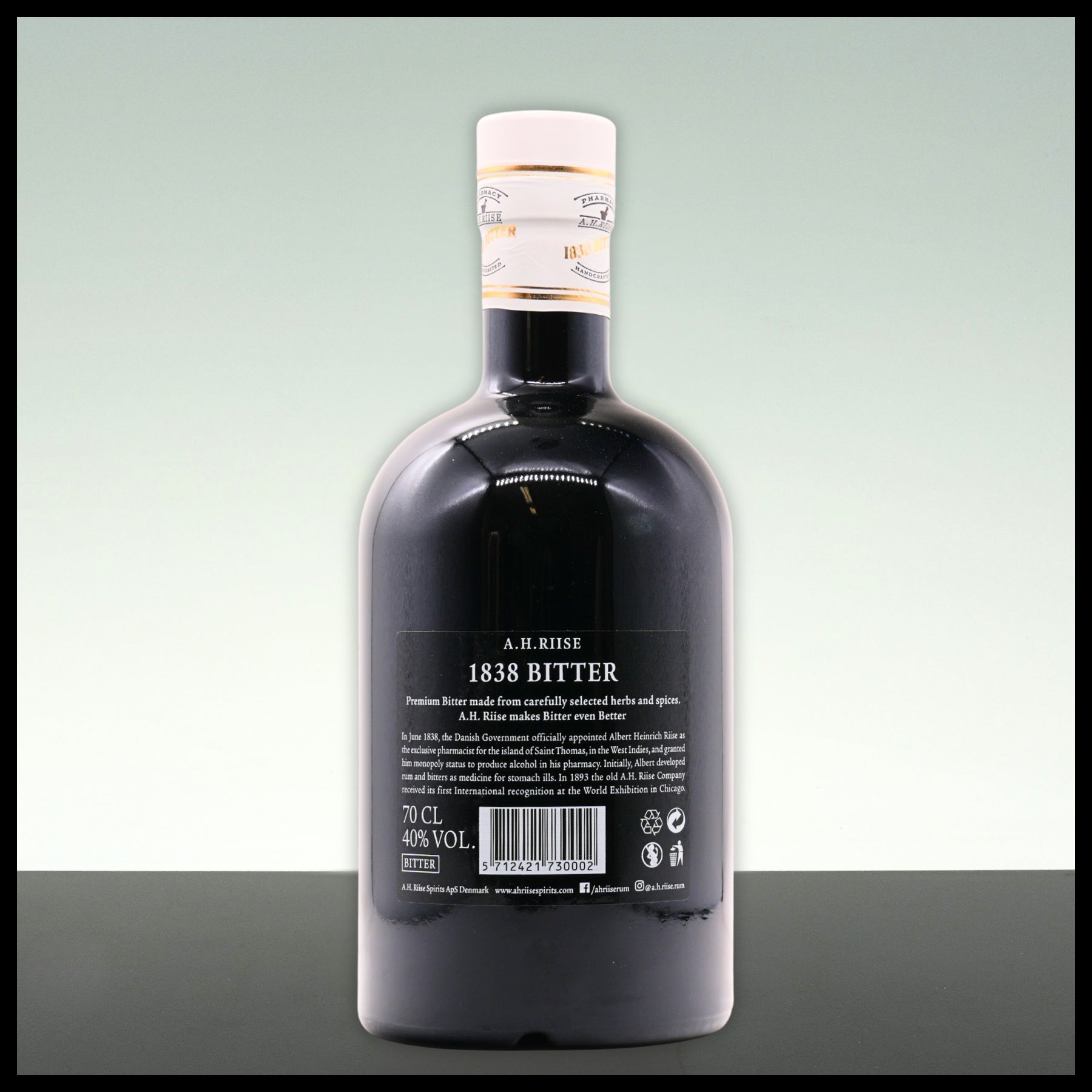 A.H. Riise Pharmacy 1838 Bitter 0,7L - 40% Vol. - Trinklusiv