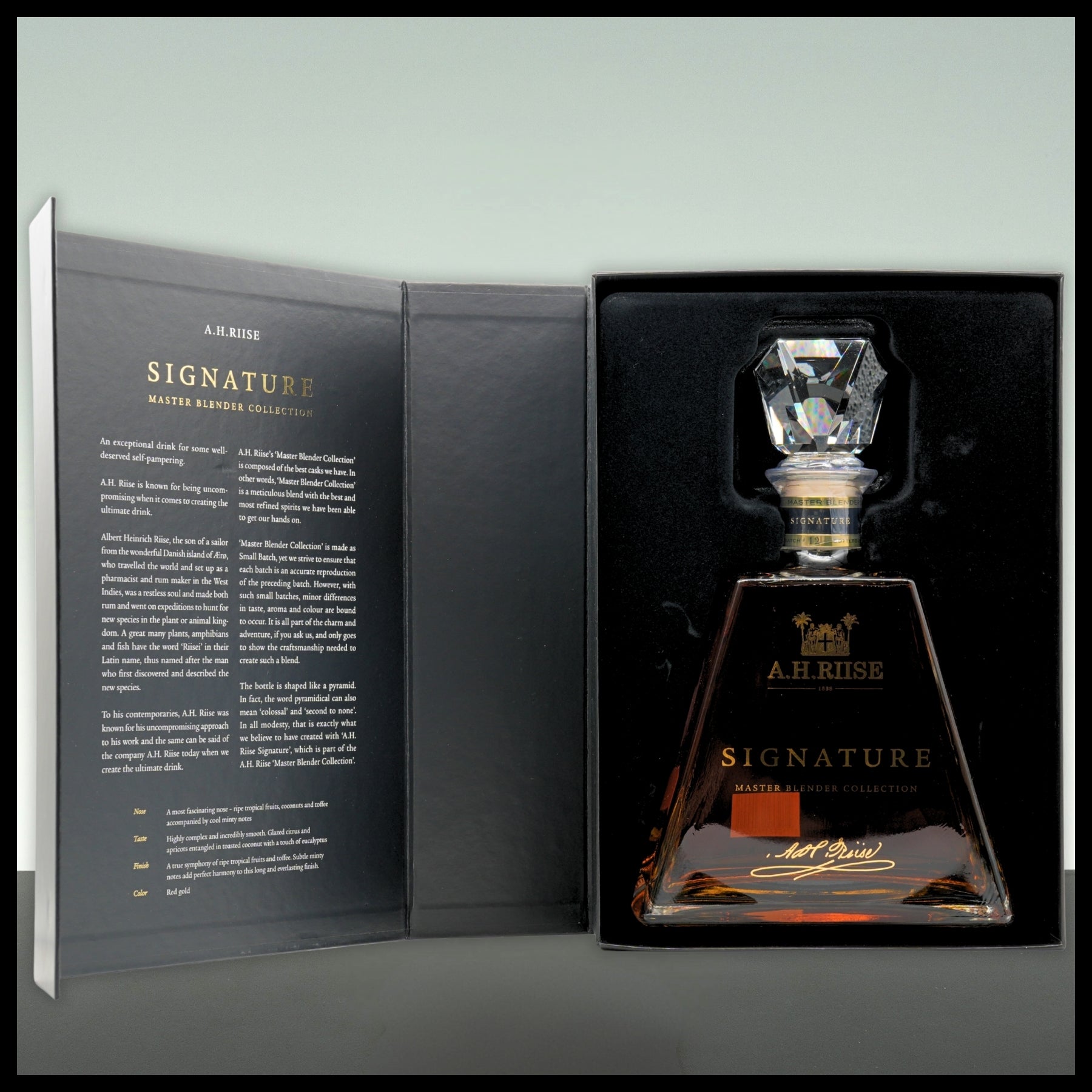 A.H. Riise Signature Master Blender Collection 0,7L - 43,9% Vol. - Trinklusiv