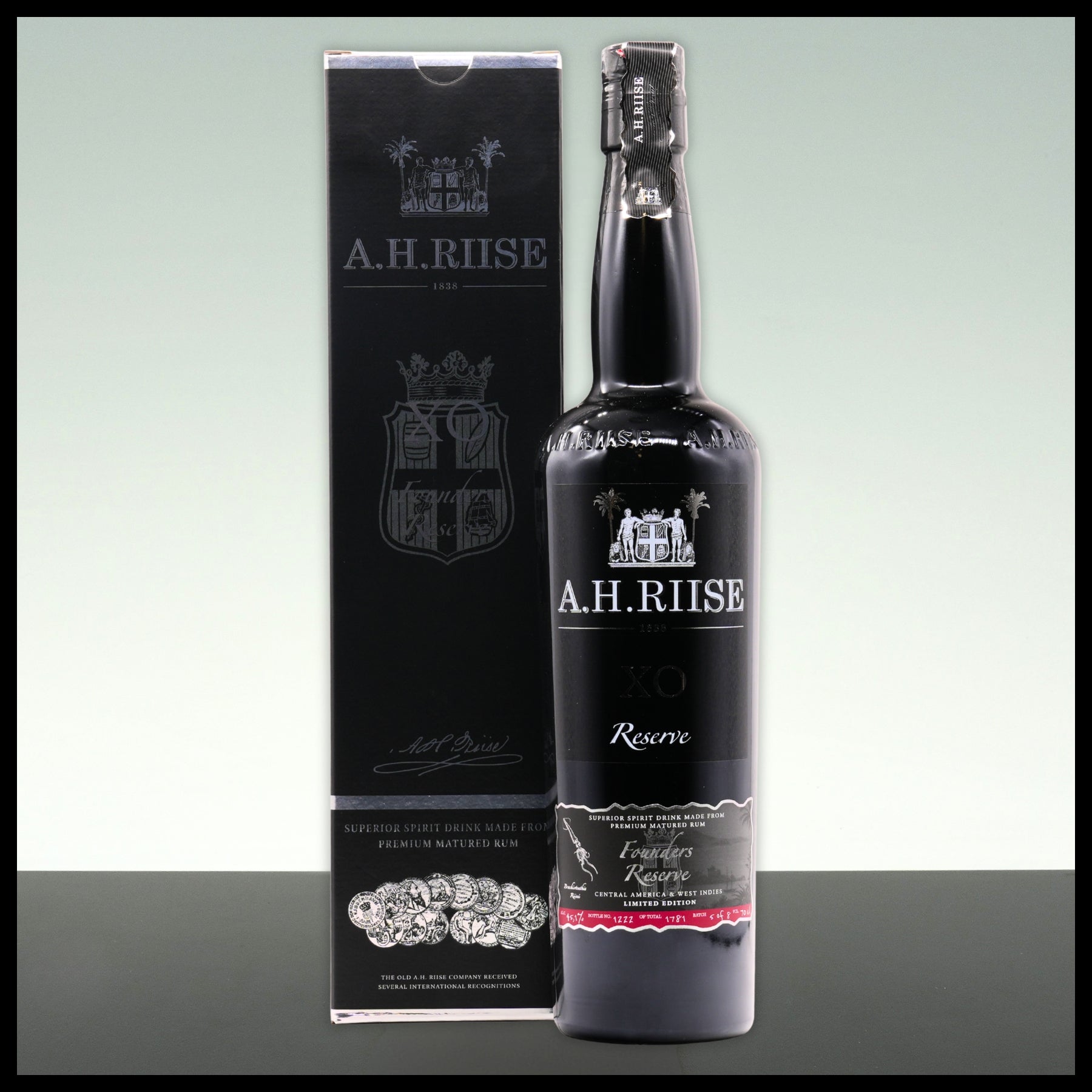 A.H. Riise XO Founders Reserve Rum Nr. 4 0,7L - 45,1% Vol. - Trinklusiv