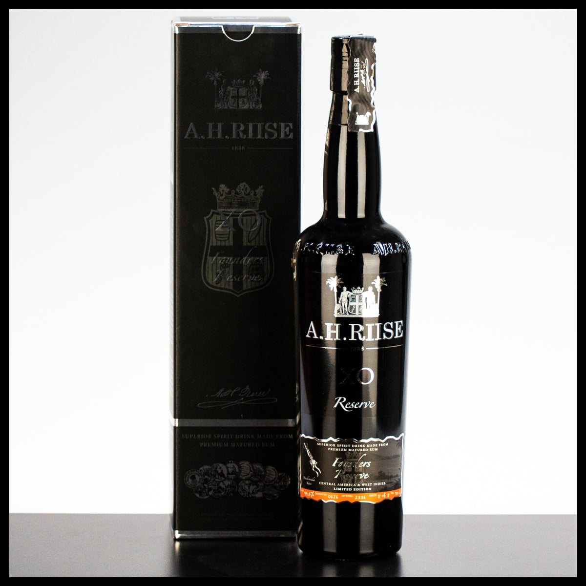 A.H. Riise XO Founders Reserve Rum Nr. 5 0,7L - 44,4% Vol. - Trinklusiv