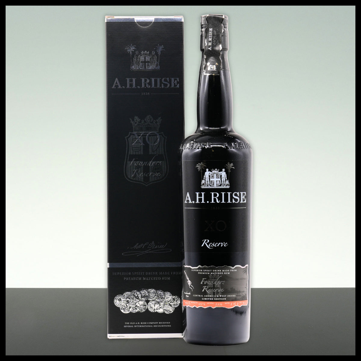 A.H. Riise XO Founders Reserve Rum Nr. 5 0,7L - 44,4% Vol. - Trinklusiv
