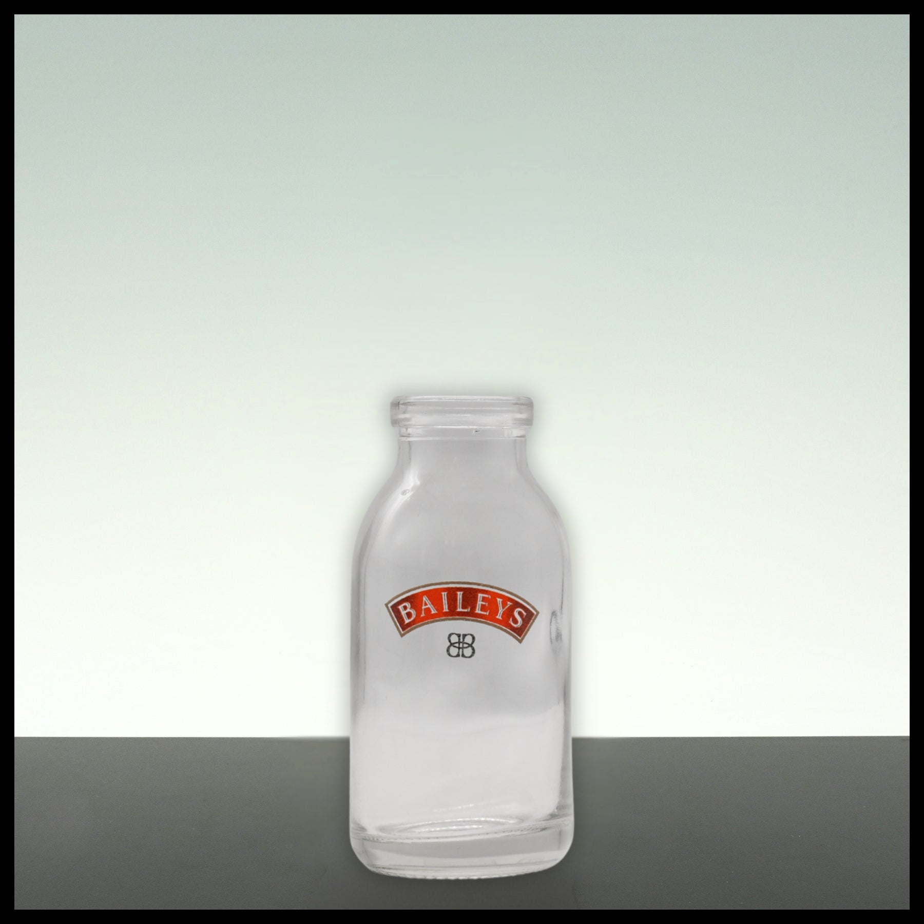 Baileys Mini-Glas Milchflasche 0,05L - Trinklusiv