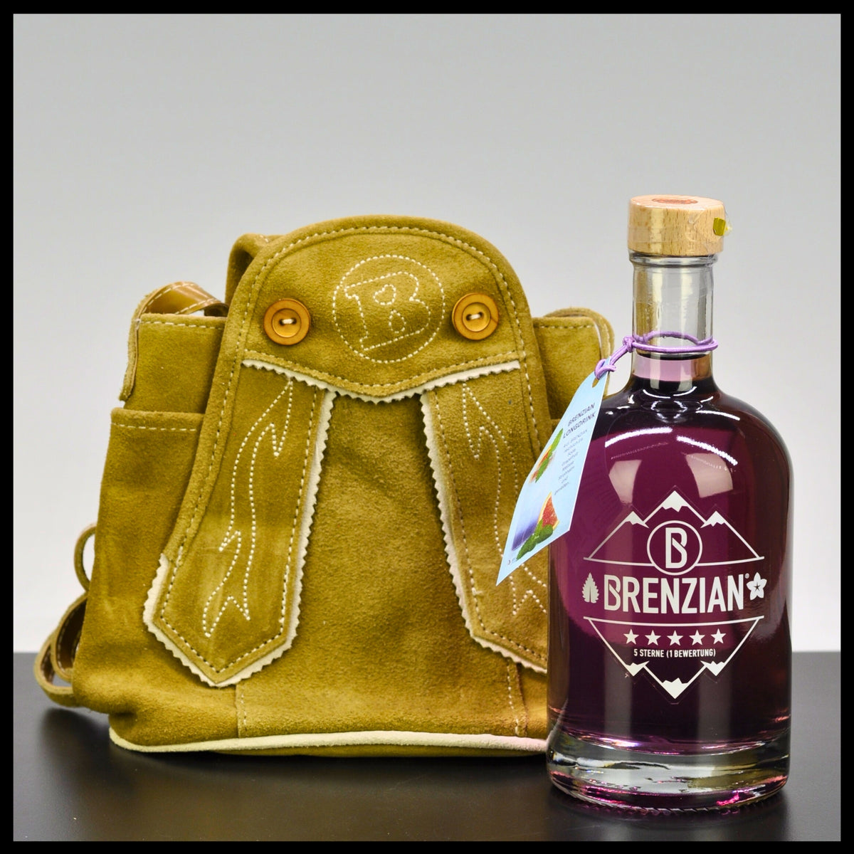 Brenzian "Brennessel-Enzian" Likör mit Lederhosen-Tasche 0,5L - 20% Vol.