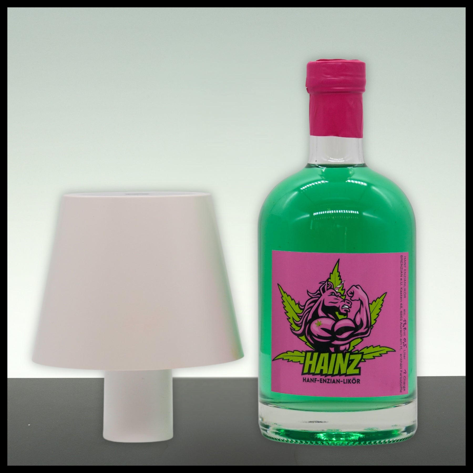 Hainz "Hanf-Enzian" Likör mit Flaschenlampe 0,5L - 18,9% Vol.