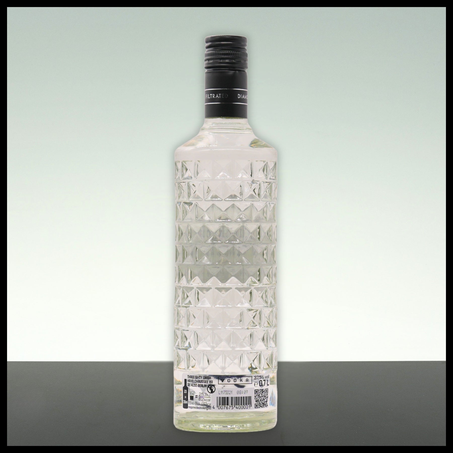 Three Sixty Vodka 0,7L - 37,5% Vol. - Trinklusiv