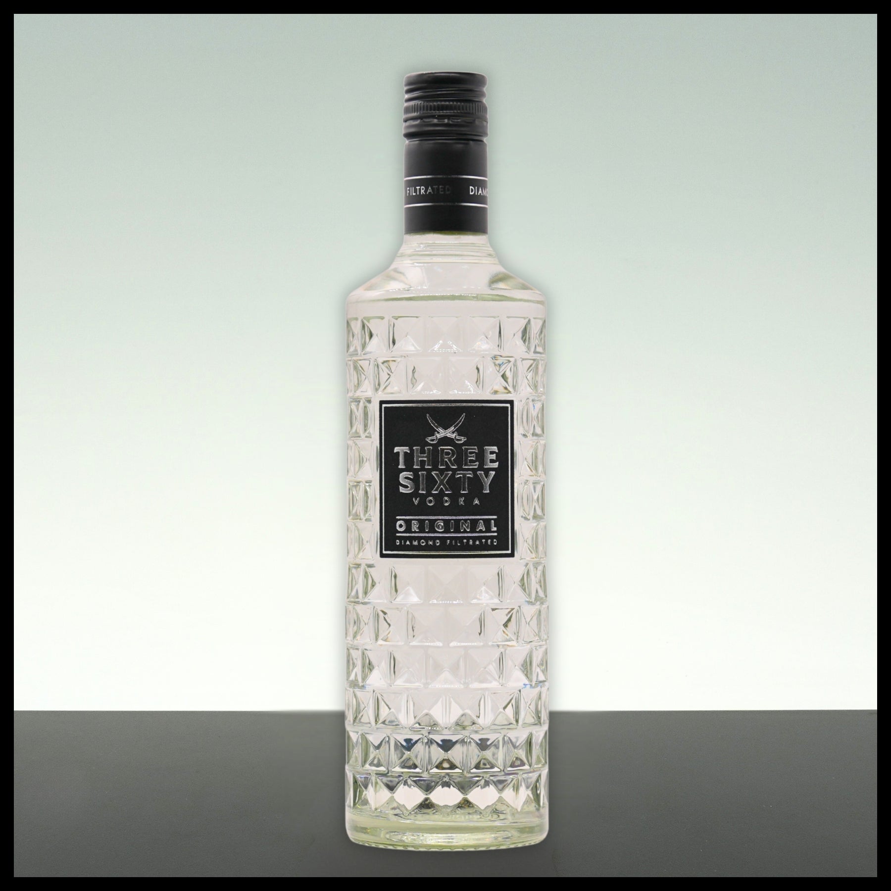 Three Sixty Vodka 0,7L - 37,5% Vol. - Trinklusiv