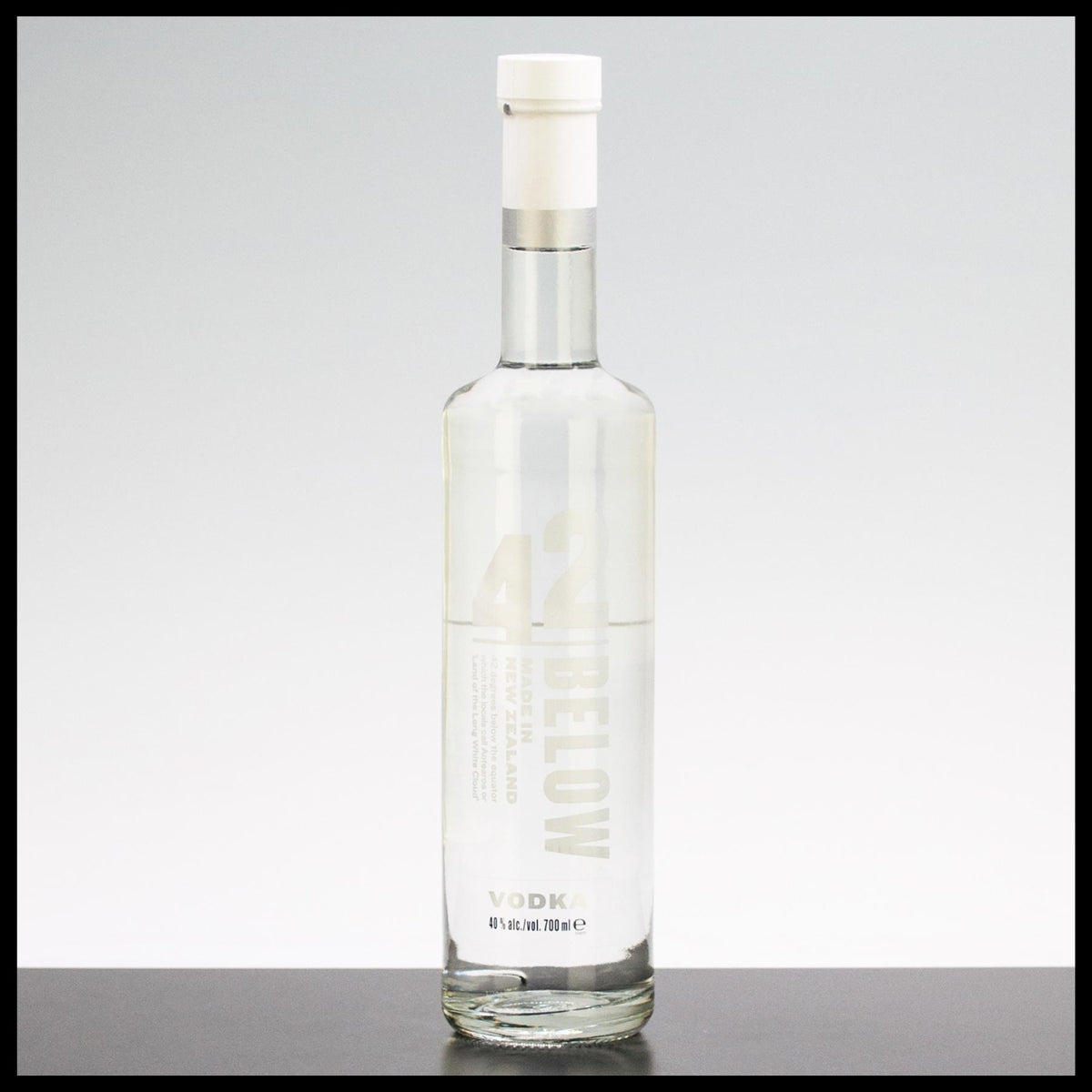 Superb Doppelmagnum 3,0-l-Flasche Vodka 37,5% Vol