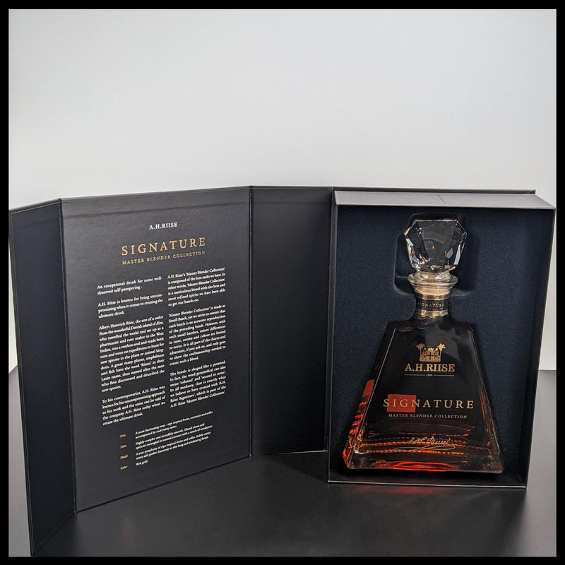 A.H. Riise Signature Master Blender Collection 0,7L - 43,9% Vol. - Trinklusiv